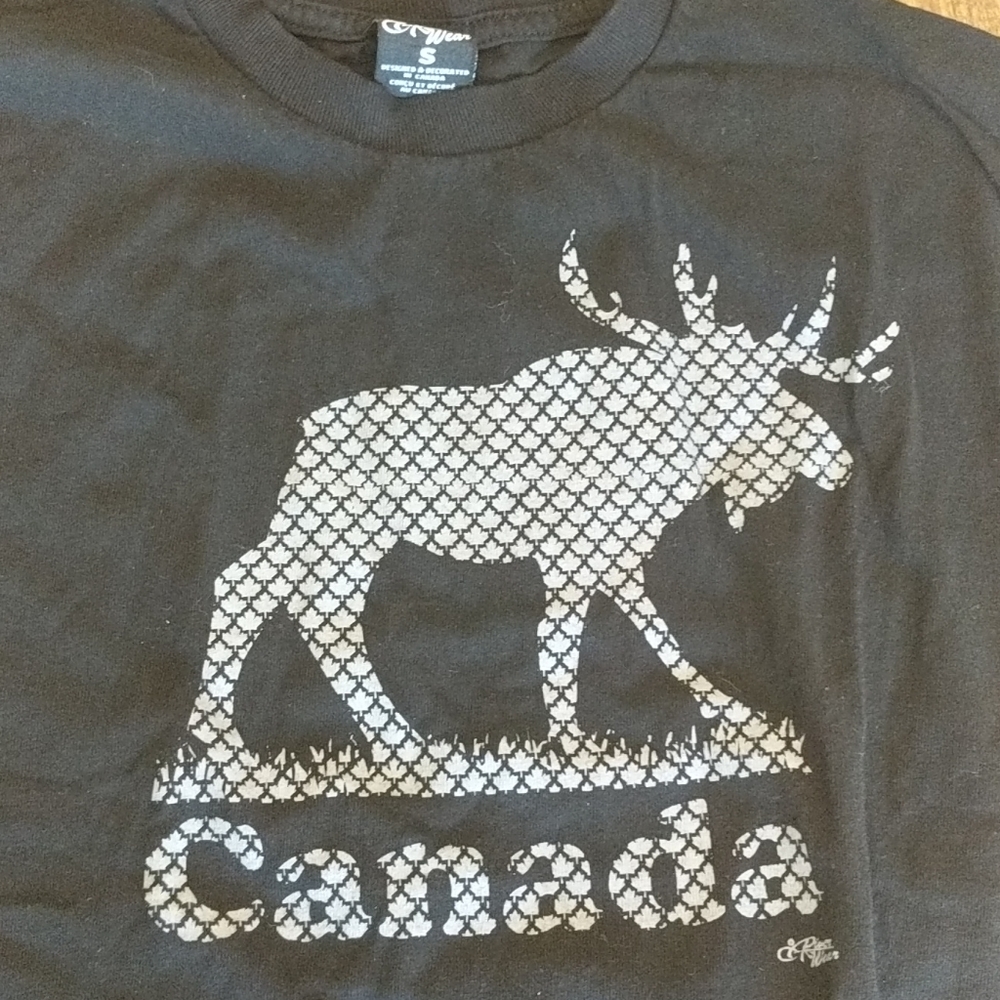 Canada moose t-shirt black small men's